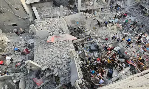 ಗಾಝಾ: ಬಸ್ಸಿನ ಮೇಲೆ ಇಸ್ರೇಲ್ ಗುಂಡಿನ ದಾಳಿಯಲ್ಲಿ 9 ಮಂದಿ ಮೃತ್ಯು