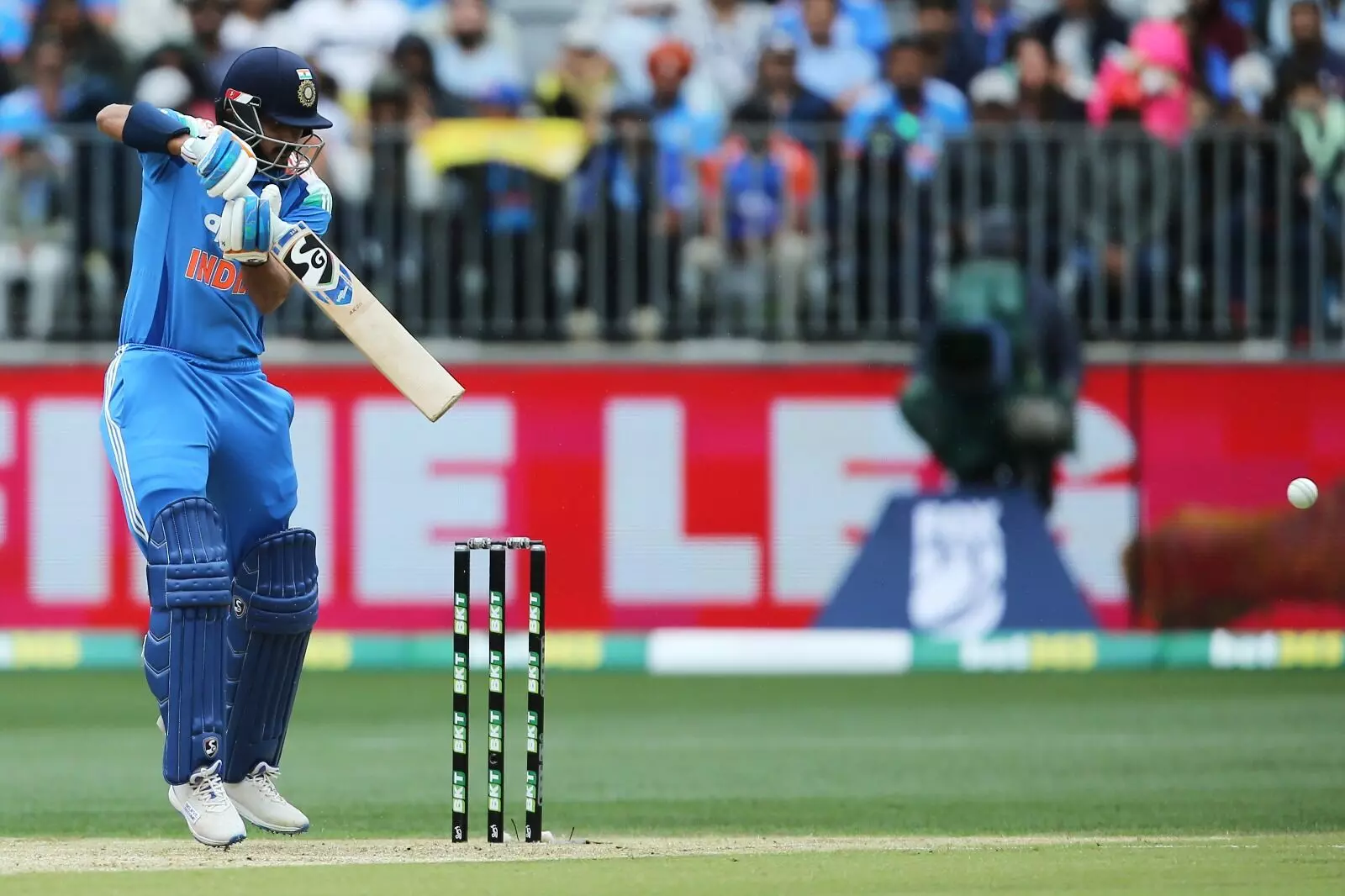 ಭಾರತ-ಆಸ್ಟ್ರೇಲಿಯಾ ಪಂದ್ಯಕ್ಕೆ ಮಳೆ ಅಡ್ಡಿ; 35 ಓವರ್ ಗೆ ಇಳಿಕೆ