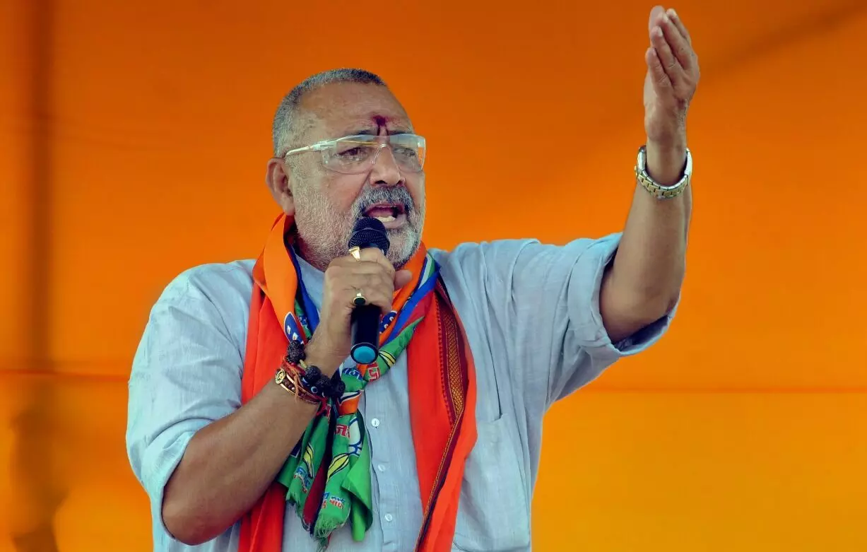 ಬಿಹಾರ ಚುನಾವಣೆ | “ನಮಕ್ ಹರಾಮ್ಗಳ ಮತಗಳು ನಮಗೆ ಬೇಡ” : ಮುಸ್ಲಿಮರ ವಿರುದ್ಧ ವಿವಾದಾತ್ಮಕ ಹೇಳಿಕೆ ನೀಡಿದ ಕೇಂದ್ರ ಸಚಿವ ಗಿರಿರಾಜ್ ಸಿಂಗ್ ಬಿಹಾರ ಚುನಾವಣೆ | “ನಮಕ್ ಹರಾಮ್ಗಳ ಮತಗಳು ನಮಗೆ ಬೇಡ” : ಮುಸ್ಲಿಮರ ವಿರುದ್ಧ ವಿವಾದಾತ್ಮಕ ಹೇಳಿಕೆ ನೀಡಿದ ಕೇಂದ್ರ ಸಚಿವ ಗಿರಿರಾಜ್ ಸಿಂಗ್