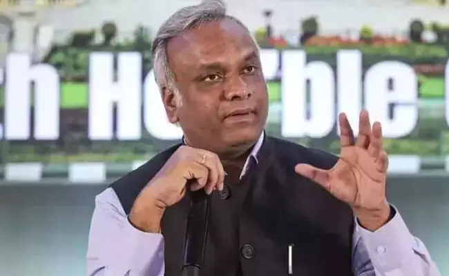 ಸರಕಾರಿ ಸೇವಾ ನಿಯಮ ಉಲ್ಲಂಘಿಸುವವರಿಗೆ ಬಿಜೆಪಿ ಸಂಸದರಿಂದ ಬೆಂಬಲ: ಸಚಿವ ಪ್ರಿಯಾಂಕ ಖರ್ಗೆ ಆಕ್ರೋಶ