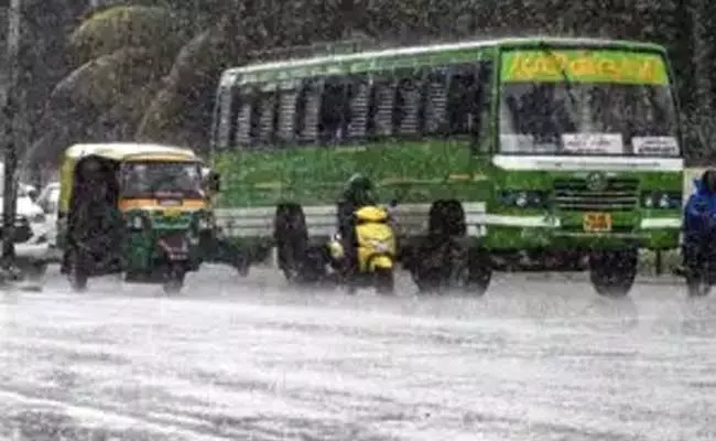 ಕೇರಳದಲ್ಲಿ ಮತ್ತೆ ಭಾರೀ ಮಳೆ | ಕಾಸರಗೋಡು ಸಹಿತ ವಿವಿಧ ಜಿಲ್ಲೆಗಳಲ್ಲಿ ಆರೆಂಜ್ ಆಲರ್ಟ್ ಘೋಷಣೆ