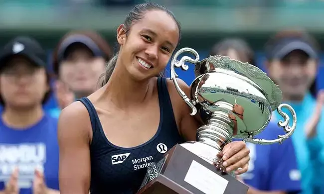 ಜಪಾನ್ ಓಪನ್ ಟೆನಿಸ್ ಟೂರ್ನಿ | ಲೈಲಾ ಫೆರ್ನಾಂಡಿಸ್‌ಗೆ ಪ್ರಶಸ್ತಿ