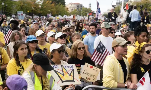 ಅಮೆರಿಕದಲ್ಲಿ ʼನೋ ಕಿಂಗ್ಸ್ʼ ಪ್ರತಿಭಟನೆ : ಟ್ರಂಪ್ ವಿರುದ್ಧ ದೇಶಾದ್ಯಂತ ಬೀದಿಗಿಳಿದ ಲಕ್ಷಾಂತರ ಮಂದಿ