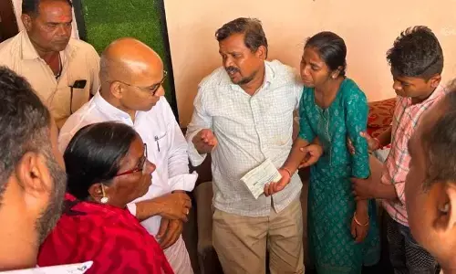 ಸೇಡಂ| ಗ್ರಂಥಪಾಲಕಿ ದಿ.ಭಾಗ್ಯವಂತಿ ನಿವಾಸಕ್ಕೆ ಭೇಟಿ ನೀಡಿದ ಸಚಿವ ಡಾ.ಶರಣಪ್ರಕಾಶ ಪಾಟೀಲ