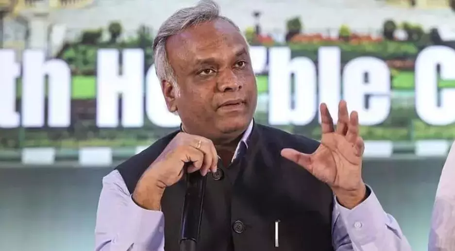 ರಸ್ತೆ ಮೇಲೆ ಪ್ರಾರ್ಥನೆ ಮಾಡಲು ಅನುಮತಿ ಪಡೆಯಬೇಕು : ಸಚಿವ ಪ್ರಿಯಾಂಕ್ ಖರ್ಗೆ