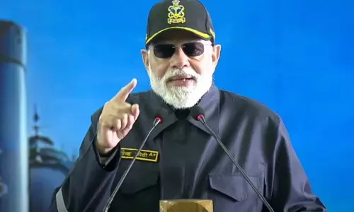 ಐಎನ್ಎಸ್ ವಿಕ್ರಾಂತ್ ಪಾಕ್‌ಗೆ ನಿದ್ದೆಯಿಲ್ಲದ ರಾತ್ರಿಗಳನ್ನು ನೀಡಿದೆ: ನೌಕಾಪಡೆಯ ಯೊಧರ ಜೊತೆ ದೀಪಾವಳಿ ಆಚರಿಸಿದ ಪ್ರಧಾನಿ ಮೋದಿ