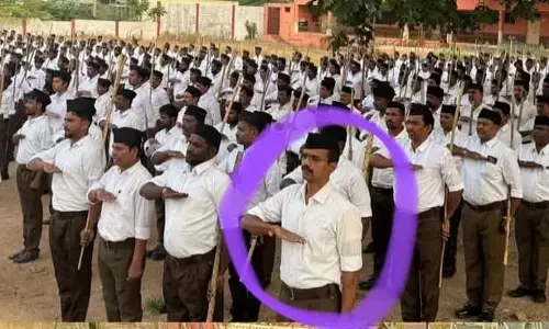 ಕಲಬುರಗಿ | ಸೇಡಂ ಪಥ ಸಂಚಲನದಲ್ಲಿ ಪಾಲ್ಗೊಂಡ ಸರಕಾರಿ ಆಸ್ಪತ್ರೆಯ ವೈದ್ಯಾಧಿಕಾರಿ