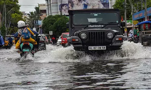 ಕೇರಳದಲ್ಲಿ ಮುಂದುವರಿದ ಭಾರೀ ಮಳೆ | ಓರ್ವ ಮೃತ್ಯು, 6 ಜಿಲ್ಲೆಗಳಲ್ಲಿ ರೆಡ್ ಅಲರ್ಟ್ ಘೋಷಣೆ