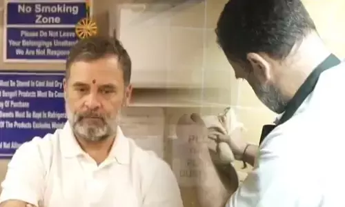 ದೀಪಾವಳಿ | ದಿಲ್ಲಿಯ ಬೇಕರಿ ಅಂಗಡಿಯಲ್ಲಿ ಲಡ್ಡು ತಯಾರಿಗೆ ಪ್ರಯತ್ನಿಸಿದ ರಾಹುಲ್‌ ಗಾಂಧಿ