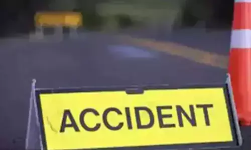 ರಾಯಚೂರು | ಬಸ್-ಟ್ರಾಕ್ಟರ್ ನಡುವೆ ಅಪಘಾತ : ಬಸ್‍ನಲ್ಲಿದ್ದ ನಾಲ್ವರಿಗೆ ಗಂಭೀರ ಗಾಯ