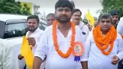 ಬಿಹಾರ | ನಾಮಪತ್ರ ಸಲ್ಲಿಸಿದ ಬೆನ್ನಲ್ಲೇ ಆರ್ಜೆಡಿ ಅಭ್ಯರ್ಥಿಯ ಬಂಧನ ಬಿಹಾರ | ನಾಮಪತ್ರ ಸಲ್ಲಿಸಿದ ಬೆನ್ನಲ್ಲೇ ಆರ್ಜೆಡಿ ಅಭ್ಯರ್ಥಿಯ ಬಂಧನ