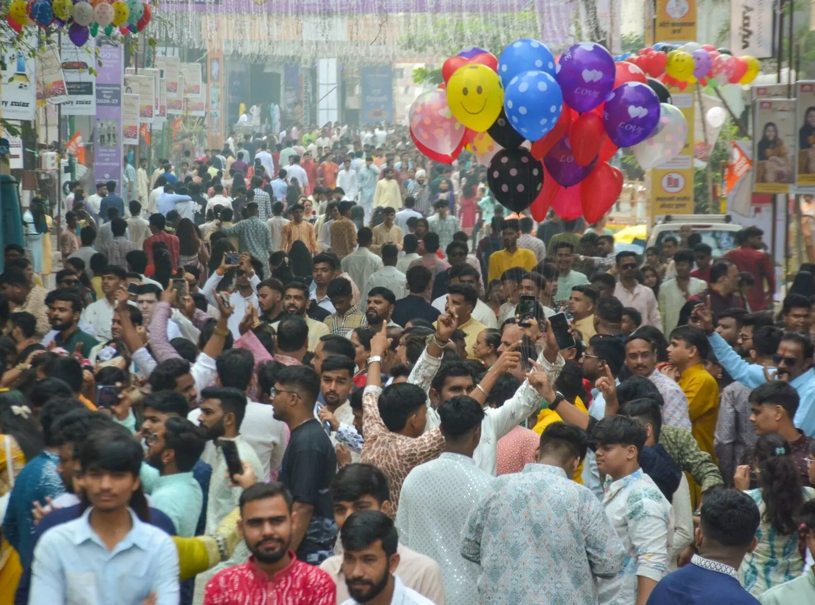 ದೇಶಾದ್ಯಂತ ದೀಪಾವಳಿ ಸಂಭ್ರಮ; ಚಿತ್ರಗಳಲ್ಲಿ ನೋಡಿ....