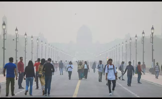 ಭಾರತದಲ್ಲಿ ಸಾರ್ವಜನಿಕ ಸ್ಥಳಗಳಲ್ಲಿ ಜನರು ಶಿಷ್ಟಾಚಾರ ಪಾಲಿಸುತ್ತಿಲ್ಲ: ಚರ್ಚೆಗೆ ಗ್ರಾಸವಾದ ವಿದೇಶಿ ಪ್ರಯಾಣಿಕನ ಪೋಸ್ಟ್ ಭಾರತದಲ್ಲಿ ಸಾರ್ವಜನಿಕ ಸ್ಥಳಗಳಲ್ಲಿ ಜನರು ಶಿಷ್ಟಾಚಾರ ಪಾಲಿಸುತ್ತಿಲ್ಲ: ಚರ್ಚೆಗೆ ಗ್ರಾಸವಾದ ವಿದೇಶಿ ಪ್ರಯಾಣಿಕನ ಪೋಸ್ಟ್