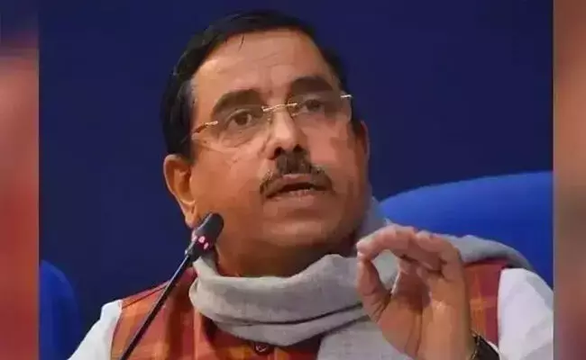 ಖಾದ್ಯ ತೈಲ ಘಟಕ ನೋಂದಣಿ ಕಡ್ಡಾಯ, ಆದೇಶ ಪಾಲಿಸದಿದ್ದರೆ ಕಠಿಣ ಕ್ರಮ : ಸಚಿವ ಪ್ರಲ್ಹಾದ್ ಜೋಶಿ ಖಾದ್ಯ ತೈಲ ಘಟಕ ನೋಂದಣಿ ಕಡ್ಡಾಯ, ಆದೇಶ ಪಾಲಿಸದಿದ್ದರೆ ಕಠಿಣ ಕ್ರಮ : ಸಚಿವ ಪ್ರಲ್ಹಾದ್ ಜೋಶಿ