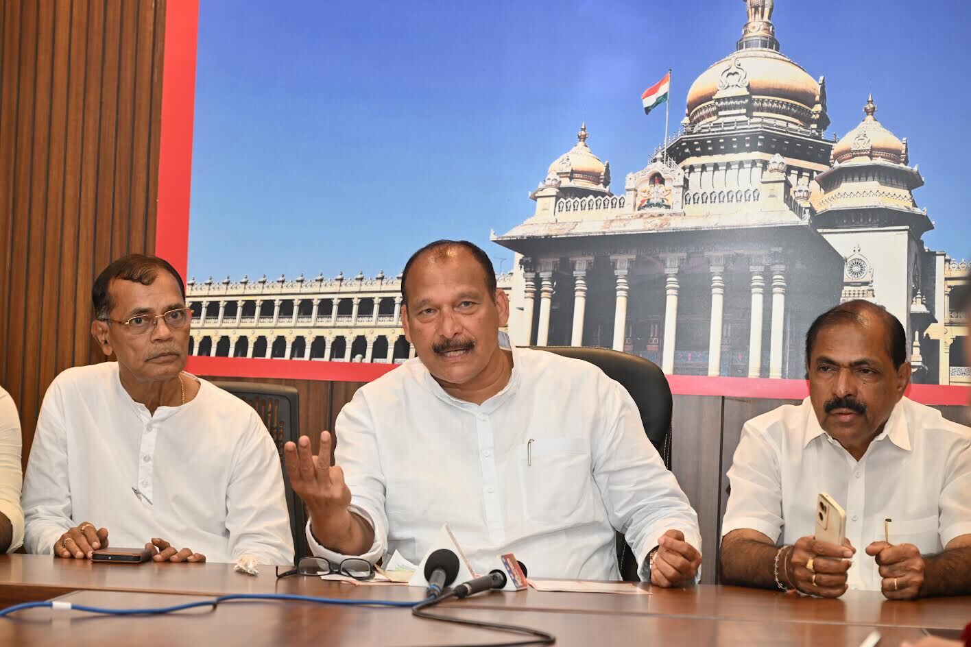 ಜಿಎಸ್‌ಟಿ ಇಳಿಕೆಗೆ ಕರಾವಳಿಯ ಬಿಜೆಪಿ ಜನಪ್ರತಿನಿಧಿಗಳ ಕೊಡುಗೆ ಏನು? :  ಐವನ್ ಡಿಸೋಜಾ