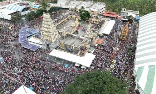 ಚಾಮರಾಜನಗರ | ಮಹದೇಶ್ವರ ಬೆಟ್ಟದಲ್ಲಿ ಅದ್ದೂರಿ ದೀಪಾವಳಿ ಮಹಾ ರಥೋತ್ಸವ
