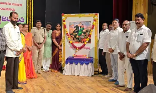 ರಾಯಚೂರು | ಜಿಲ್ಲಾಡಳಿತದಿಂದ ಕಿತ್ತೂರು ರಾಣಿ ಚೆನ್ನಮ್ಮ ಜಯಂತಿ ಆಚರಣೆ