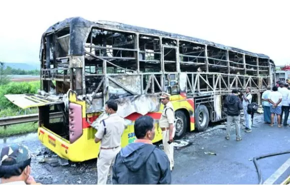 ಕರ್ನೂಲ್ ಬಸ್ ದುರಂತ: ಸಿಎಂ ಸಿದ್ದರಾಮಯ್ಯ ಸಂತಾಪ ಕರ್ನೂಲ್ ಬಸ್ ದುರಂತ: ಸಿಎಂ ಸಿದ್ದರಾಮಯ್ಯ ಸಂತಾಪ