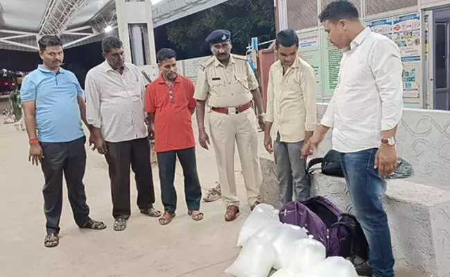 ಬೀದರ್ | ಅಕ್ರಮ ಶೇಂದಿ ಸಾಗಣೆ : ವ್ಯಕ್ತಿಯ ಬಂಧನ