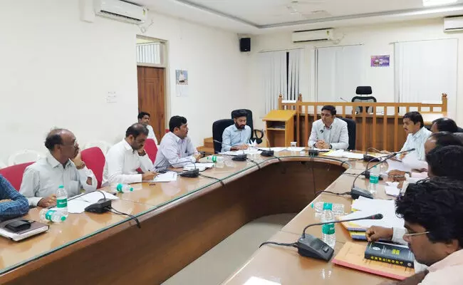 ಯಾದಗಿರಿ | ರಾಜ್ಯ ಮಟ್ಟದ ಯುವಜನೋತ್ಸವ ಸಂಘಟಿಸಲು ಸಕಲ ಸಿದ್ಧತೆ ಮಾಡಿಕೊಳ್ಳಿ : ಡಿಸಿ ಹರ್ಷಲ್ ಭೋಯರ್