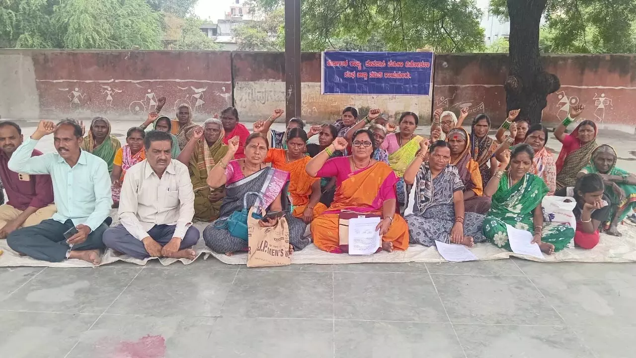 ರಾಯಚೂರು | ಗಣತಿಯಲ್ಲಿ ಮಾಜಿ ದೇವದಾಸಿಯರ ಕುಟುಂಬದ ಸದಸ್ಯರ ಹೆಸರು ಸೇರಿಸಲು ಒತ್ತಾಯ