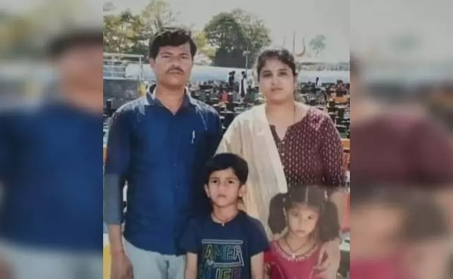 ಕರ್ನೂಲ್ ಬಸ್ ದುರಂತ: ಒಂದೇ ಕುಟುಂಬದ ನಾಲ್ವರು ಸಹಿತ ಬೆಂಗಳೂರಿನಲ್ಲಿ ನೆಲೆಸಿದ್ದ ಏಳು ಮಂದಿ ಸಜೀವ ದಹನ ಕರ್ನೂಲ್ ಬಸ್ ದುರಂತ: ಒಂದೇ ಕುಟುಂಬದ ನಾಲ್ವರು ಸಹಿತ ಬೆಂಗಳೂರಿನಲ್ಲಿ ನೆಲೆಸಿದ್ದ ಏಳು ಮಂದಿ ಸಜೀವ ದಹನ