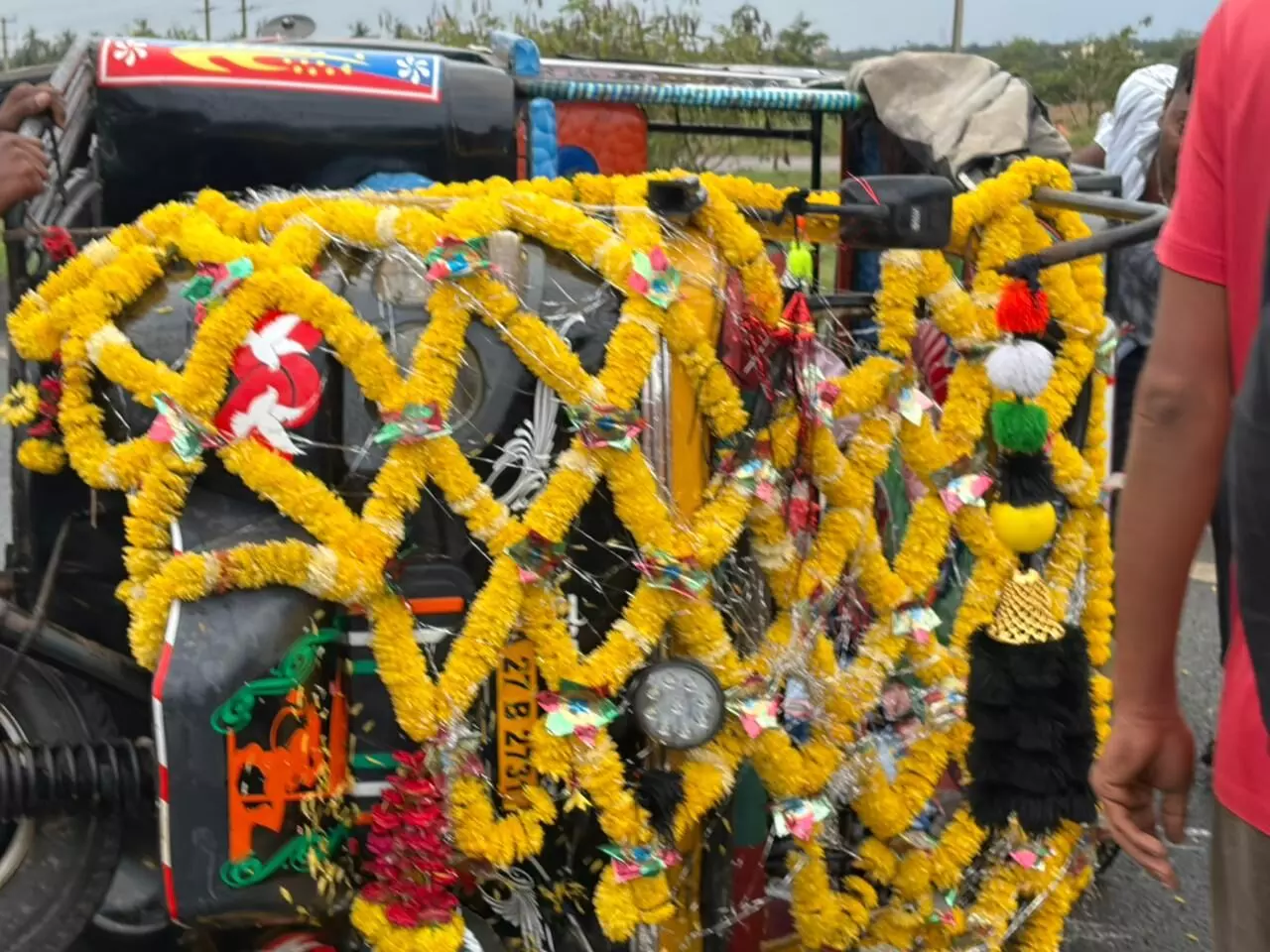 ಶಿಗ್ಗಾಂವಿ: ಆಟೊ ರಿಕ್ಷಾ ಪಲ್ಟಿಯಾಗಿ ಮಹಿಳೆ ಮೃತ್ಯು, ಆರು ಮಂದಿಗೆ ಗಾಯ ಶಿಗ್ಗಾಂವಿ: ಆಟೊ ರಿಕ್ಷಾ ಪಲ್ಟಿಯಾಗಿ ಮಹಿಳೆ ಮೃತ್ಯು, ಆರು ಮಂದಿಗೆ ಗಾಯ