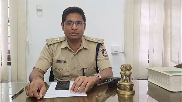 ಘಟನೆಯನ್ನು ತಿರುಚಿ ಸುಳ್ಳು ನಿರೂಪಣೆ ಮಾಡಿ ಪ್ರಚಾರಕ್ಕೆ ಬಳಸಿದರೆ ಕಾನೂನು ಕ್ರಮ: ದ.ಕ. ಜಿಲ್ಲಾ ಎಸ್.ಪಿ ಎಚ್ಚರಿಕೆ ಘಟನೆಯನ್ನು ತಿರುಚಿ ಸುಳ್ಳು ನಿರೂಪಣೆ ಮಾಡಿ ಪ್ರಚಾರಕ್ಕೆ ಬಳಸಿದರೆ ಕಾನೂನು ಕ್ರಮ: ದ.ಕ. ಜಿಲ್ಲಾ ಎಸ್.ಪಿ ಎಚ್ಚರಿಕೆ