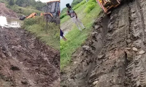 ರಾಯಚೂರು | ಮಳೆಯಿಂದ ಮರ್ಚೆಡ್ ಗ್ರಾಮದ ಜಮೀನುಗಳ ರಸ್ತೆಗೆ ಹಾನಿ : ದುರಸ್ತಿಗೆ ಗ್ರಾಮಸ್ಥರ ಒತ್ತಾಯ