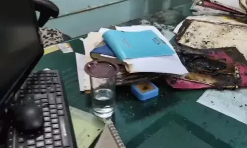 ಸಕಲೇಶಪುರ: ಹಾಡಹಗಲೇ ಪುರಸಭೆ ಕಚೇರಿ ಕಡತಗಳಿಗೆ ಬೆಂಕಿ ಹಚ್ಚಿ ಪರಾರಿ