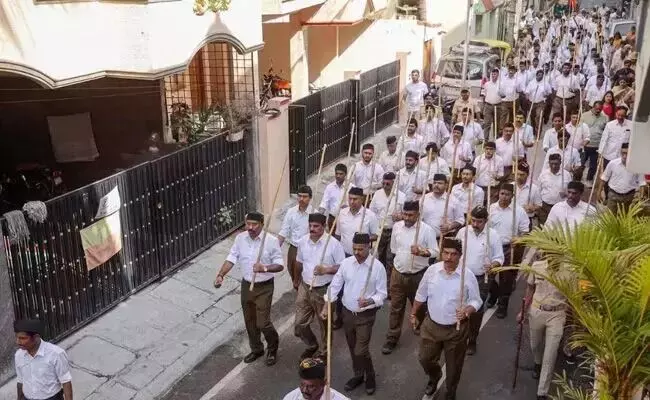 ಯಾದಗಿರಿ | ಗುರಮಠಕಲ್ನಲ್ಲಿ ಆರೆಸ್ಸೆಸ್ ಪಥ ಸಂಚಲನಕ್ಕೆ ಜಿಲ್ಲಾಡಳಿತದಿಂದ ಅನುಮತಿ ನಿರಾಕರಣೆ ಯಾದಗಿರಿ | ಗುರಮಠಕಲ್ನಲ್ಲಿ ಆರೆಸ್ಸೆಸ್ ಪಥ ಸಂಚಲನಕ್ಕೆ ಜಿಲ್ಲಾಡಳಿತದಿಂದ ಅನುಮತಿ ನಿರಾಕರಣೆ