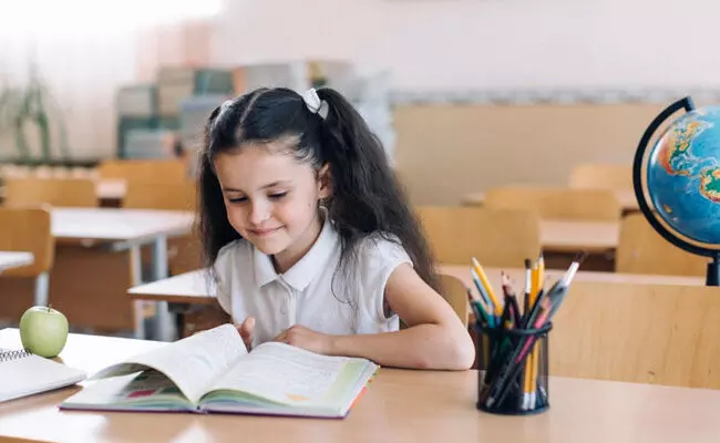 ದಿಲ್ಲಿಯಲ್ಲಿ ಒಂದನೇ ತರಗತಿ ದಾಖಲಾತಿಗೆ ಆರು ವರ್ಷ ಕಡ್ಡಾಯ; ಎಲ್ಲ ಶಾಲೆಗಳಿಗೂ ಏಕರೂಪ ನಿಯಮ ಜಾರಿ ದಿಲ್ಲಿಯಲ್ಲಿ ಒಂದನೇ ತರಗತಿ ದಾಖಲಾತಿಗೆ ಆರು ವರ್ಷ ಕಡ್ಡಾಯ; ಎಲ್ಲ ಶಾಲೆಗಳಿಗೂ ಏಕರೂಪ ನಿಯಮ ಜಾರಿ