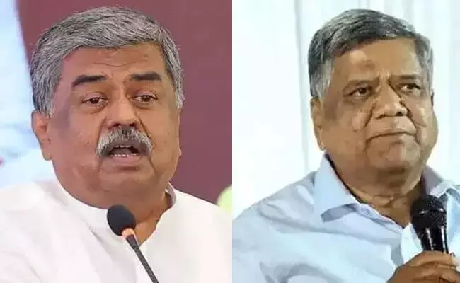 ಅಧಿಕಾರಕ್ಕಾಗಿ ಪಕ್ಷ, ಸಿದ್ದಾಂತವನ್ನು ಬದಲಾಯಿಸಿಲ್ಲ : ಜಗದೀಶ್ ಶೆಟ್ಟರ್ ಗೆ ಬಿ.ಕೆ.ಹರಿಪ್ರಸಾದ್ ತಿರುಗೇಟು ಅಧಿಕಾರಕ್ಕಾಗಿ ಪಕ್ಷ, ಸಿದ್ದಾಂತವನ್ನು ಬದಲಾಯಿಸಿಲ್ಲ : ಜಗದೀಶ್ ಶೆಟ್ಟರ್ ಗೆ ಬಿ.ಕೆ.ಹರಿಪ್ರಸಾದ್ ತಿರುಗೇಟು
