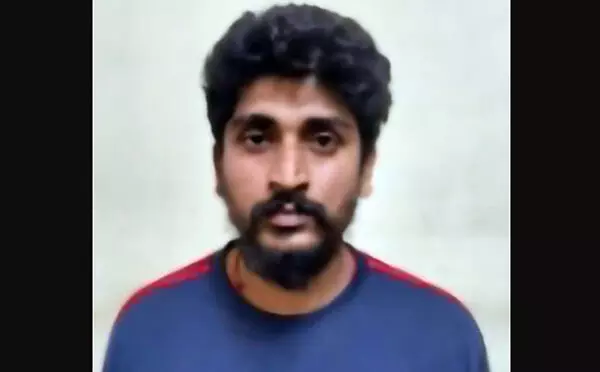 ಸುರತ್ಕಲ್|ಚೂರಿ ಇರಿತ ಪ್ರಕರಣ: ಪ್ರಮುಖ ಆರೋಪಿ ರೌಡಿಶೀಟರ್ ಗುರುರಾಜ್ ಆಚಾರಿ ಬಂಧನ ಸುರತ್ಕಲ್|ಚೂರಿ ಇರಿತ ಪ್ರಕರಣ: ಪ್ರಮುಖ ಆರೋಪಿ ರೌಡಿಶೀಟರ್ ಗುರುರಾಜ್ ಆಚಾರಿ ಬಂಧನ