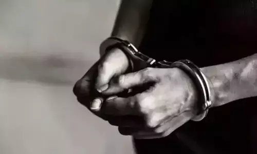 ಯಾದಗಿರಿ | ಅನೈತಿಕ ಸಂಬಂಧ ಆರೋಪ ; ಮಹಿಳೆಯ ತಲೆಬೋಳಿಸಿ, ಖಾರದ ಪುಡಿ ಎರಚಿ ದೌರ್ಜನ್ಯ