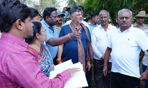 ಬೆಂಗಳೂರಿನ ಸಂಸದರಾಗಿ ಕೇಂದ್ರದಿಂದ ನಗರದ ಅಭಿವೃದ್ಧಿಗೆ 10 ರೂಪಾಯಿಯ ಅನುದಾನ ಕೊಡಿಸಿಲ್ಲ : ತೇಜಸ್ವಿ ಸೂರ್ಯ ವಿರುದ್ಧ ಡಿ.ಕೆ.ಶಿವಕುಮಾರ್ ವಾಗ್ದಾಳಿ