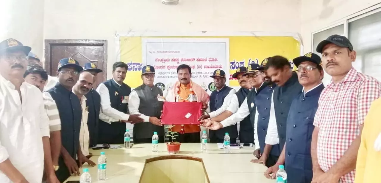 ರಾಯಚೂರು | ಆಪರೇಷನ್ ಸಿಂಧೂರು ಕಾರ್ಯಾಚರಣೆಯಲ್ಲಿ ಭಾಗಿಯಾಗಿದ್ದ ಬಿಎಸ್‍ಎಫ್‍ಯೋಧ ಎಂ.ದಿವಾಕರ ಅವರಿಗೆ ಸನ್ಮಾನ ಸಮಾರಂಭ