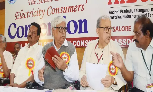 ವಿದ್ಯುತ್ ಖಾಸಗೀಕರಣ, ಸ್ಮಾರ್ಟ್ ಮೀಟರ್ ಅಳವಡಿಕೆಗೆ ಖಂಡನೆ