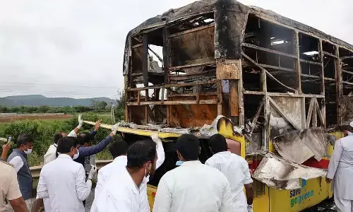 ಕರ್ನೂಲ್ ಬಸ್ ದುರಂತ : ಡಿಎನ್ಎ ಪರೀಕ್ಷೆ ಬಳಿಕ 18 ಜನರ ಮೃತದೇಹ ಕುಟುಂಬಸ್ಥರಿಗೆ ಹಸ್ತಾಂತರ