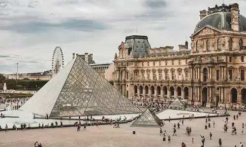 ಲೂವ್ರಾ ಮ್ಯೂಸಿಯಂ ಚಿನ್ನಾಭರಣ ಕಳ್ಳತನ ಪ್ರಕರಣ: ಇಬ್ಬರು ಶಂಕಿತ ಆರೋಪಿಗಳ ಬಂಧನ