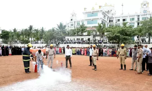 ಕಲಬುರಗಿ | ಶರಣಬಸವ ವಿವಿಯಲ್ಲಿ ಅಗ್ನಿ ಸುರಕ್ಷತಾ ಕ್ರಮಗಳ ಕುರಿತು ಅಣಕು ಪ್ರದರ್ಶನ