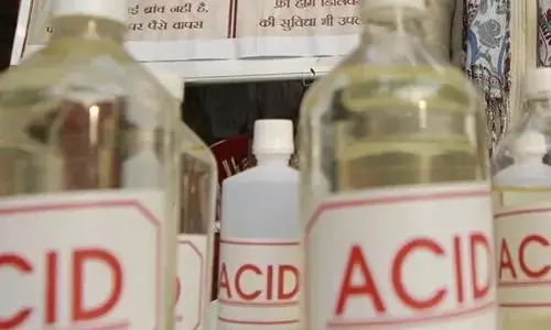 ದಿಲ್ಲಿ | ವಿದ್ಯಾರ್ಥಿನಿಯನ್ನು ಹಿಂಬಾಲಿಸಿ, ಆಕೆಯ ಮೇಲೆ ಆ್ಯಸಿಡ್ ಎರಚಿದ ದುಷ್ಕರ್ಮಿಗಳು!