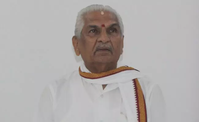 ದ್ವೇಷ ಭಾಷಣ ಆರೋಪ: ವಿಚಾರಣೆಗೆ ಹಾಜರಾಗಲು ಕಲ್ಲಡ್ಕ ಪ್ರಭಾಕರ ಭಟ್ ಗೆ ನೋಟೀಸ್ ಜಾರಿ ದ್ವೇಷ ಭಾಷಣ ಆರೋಪ: ವಿಚಾರಣೆಗೆ ಹಾಜರಾಗಲು ಕಲ್ಲಡ್ಕ ಪ್ರಭಾಕರ ಭಟ್ ಗೆ ನೋಟೀಸ್ ಜಾರಿ