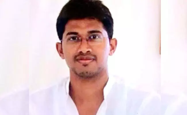 ವಿಜಯನಗರ | ಹೂವಿನಹಡಗಲಿ ಲಾಡ್ಜ್ನಲ್ಲಿ ಹುಬ್ಬಳ್ಳಿಯ ಸಿವಿಲ್ ಗುತ್ತಿಗೆದಾರ ಆತ್ಮಹತ್ಯೆ ವಿಜಯನಗರ | ಹೂವಿನಹಡಗಲಿ ಲಾಡ್ಜ್ನಲ್ಲಿ ಹುಬ್ಬಳ್ಳಿಯ ಸಿವಿಲ್ ಗುತ್ತಿಗೆದಾರ ಆತ್ಮಹತ್ಯೆ