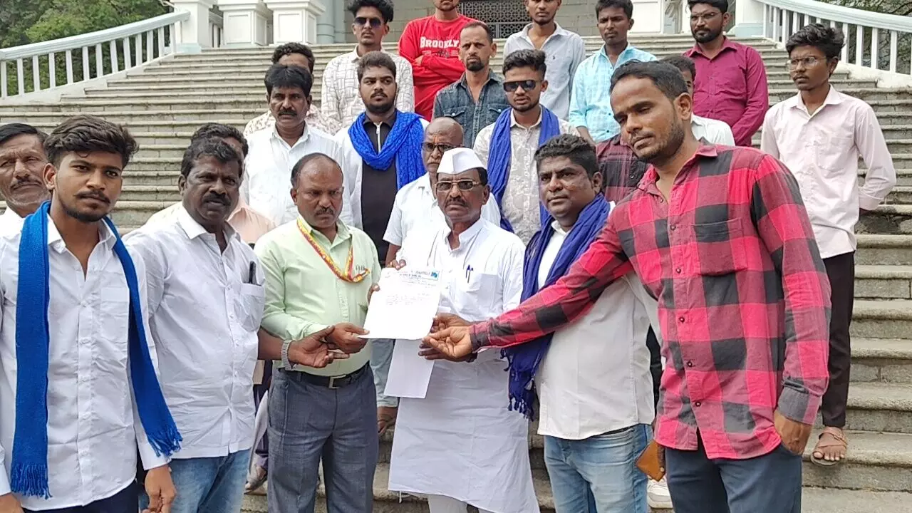 ಕಲಬುರಗಿ | ನ.2ರಂದು ಚಿತ್ತಾಪುರದಲ್ಲಿ ರ್ಯಾಲಿ ನಡೆಸಲು ಅನುಮತಿ ನೀಡಲು ಮನವಿ ಕಲಬುರಗಿ | ನ.2ರಂದು ಚಿತ್ತಾಪುರದಲ್ಲಿ ರ್ಯಾಲಿ ನಡೆಸಲು ಅನುಮತಿ ನೀಡಲು ಮನವಿ