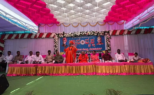 ಯಾದಗಿರಿ | ಪಾಲಕರು ಮಕ್ಕಳಿಗಾಗಿ ಆಸ್ತಿ ಮಾಡಬೇಡಿ, ಮಕ್ಕಳನ್ನೇ ಆಸ್ತಿಯಾಗಿ ಮಾಡಿ: ನಿಜಗುಣನಂದ ಸ್ವಾಮಿ