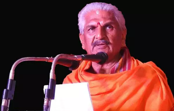 ಪುತ್ತೂರು: ವಿಚಾರಣೆಗೆ ಹಾಜರಾಗಲು ಕಲ್ಲಡ್ಕ ಪ್ರಭಾಕರ ಭಟ್ ಗೆ ನೋಟೀಸ್ ಜಾರಿ ಪುತ್ತೂರು: ವಿಚಾರಣೆಗೆ ಹಾಜರಾಗಲು ಕಲ್ಲಡ್ಕ ಪ್ರಭಾಕರ ಭಟ್ ಗೆ ನೋಟೀಸ್ ಜಾರಿ