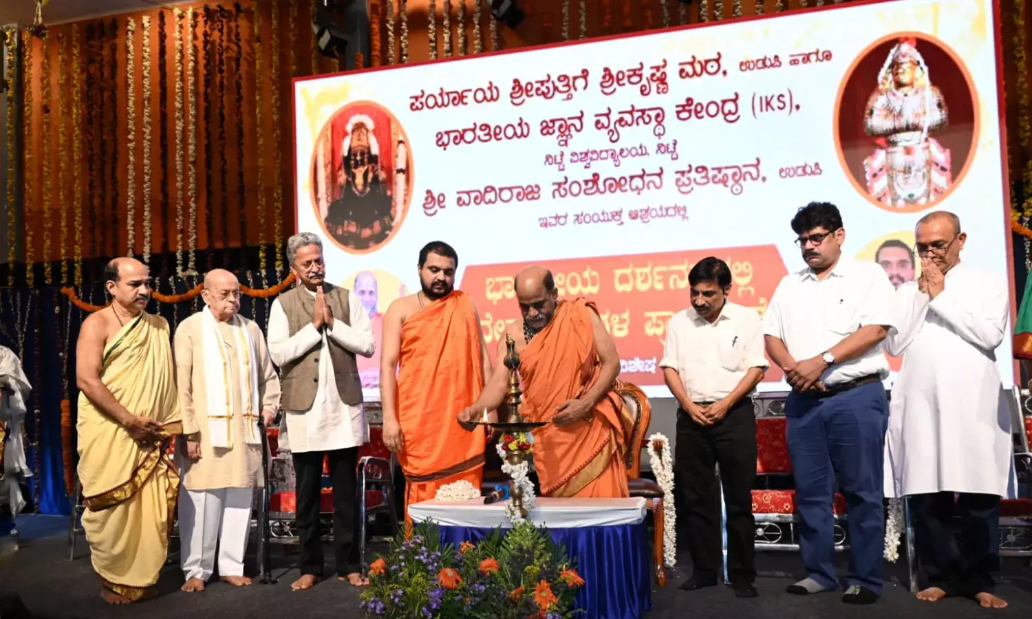 ಆಧ್ಯಾತ್ಮಿಕ ತಳಹದಿಯಲ್ಲಿ ವಿದ್ಯೆಗಳ ಕಲಿಕೆ ಅಗತ್ಯ: ಪುತ್ತಿಗೆಶ್ರೀ