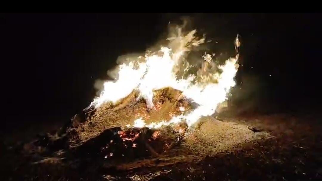 ಸೋಯಾಬಿನ್ ಬಣವೆಗೆ ಬೆಂಕಿ : ಲಕ್ಷಾಂತರ ಮೌಲ್ಯದ ಸೋಯಾ ನಾಶ