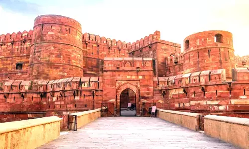 ಆಗ್ರಾ ಕೆಂಪುಕೋಟೆ: ಮೊಘಲ್ ಸಾಮ್ರಾಜ್ಯದ ಶಕ್ತಿ, ವಾಸ್ತುಶಿಲ್ಪ, ಕಲೆಯ ಸಂಗಮ